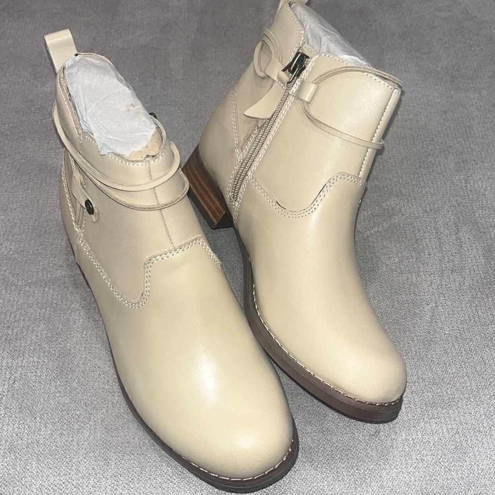 Nwot Spenco orthotics tan leather boots